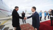 PAHOR STIGAO U BEOGRAD: Na aerodromu ga dočekao Siniša Mali (FOTO)