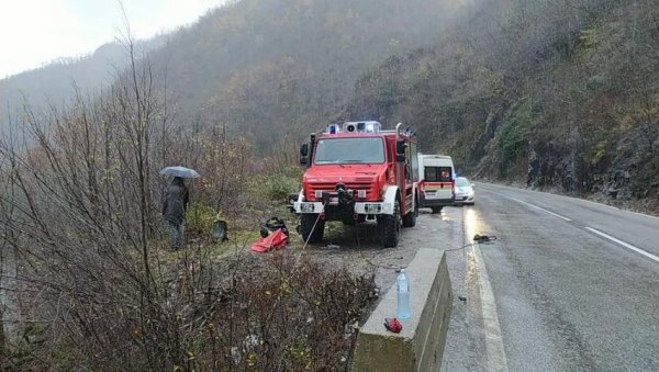 САХРАЊЕНА ЖЕНА КОЈА ЈЕ ПОГИНУЛА У КАЊОНУ МОРАЧЕ: Син и супруг и даље у болници након стравичне несреће