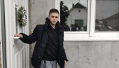 ПРЕТИО ЈЕ ДА ЋЕ МИ ПОБИТИ ПОРОДИЦУ: Исповест Вељка Жегарца (19), претукли га пијани отац и син - шутирали га у главу и давили!