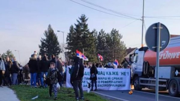 БЛОКИРАЛИ И ВАТРОГАСЦЕ: Горан Весић о лажним еколошким протестима у Младеновцу