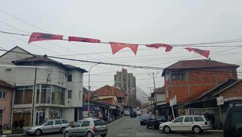 ЕКСПЛОЗИЈА БОМБЕ У СЕВЕРНОЈ МИТРОВИЦИ: Нема повређених ЕКСПЛОЗИЈА БОМБЕ У СЕВЕРНОЈ МИТРОВИЦИ: Нема повређених