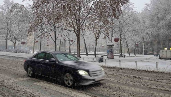 УПОЗОРЕЊЕ АМСС: Опасност од леда и поледице, магла отежава вожњу