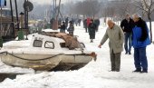 ЧАМЦЕ И СПЛАВОВЕ У ЗИМОВНИК: Лучка капетанија позива све власнике плутајућих објеката да их склоне до понедељка 20. децембра