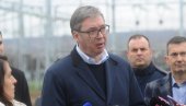 VUČIĆ U KOSTOLCU: Evropu tek čeka haos, građani Srbije neće ni osetiti krizu (FOTO/VIDEO)