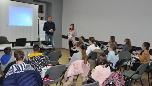 OBAVEŠTENJE ZA OSNOVCE SA SAVSKOG VENCA: Evo kako da se prijavite za besplatne časove stranih jezika OBAVEŠTENJE ZA OSNOVCE SA SAVSKOG VENCA: Evo kako da se prijavite za besplatne časove stranih jezika