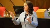 ГОДИШЊЕ ЗБРИНУ 50 ЖЕНА: У Сигурној кући у Новом Саду помоћ тражило 11.000 особа ГОДИШЊЕ ЗБРИНУ 50 ЖЕНА: У Сигурној кући у Новом Саду помоћ тражило 11.000 особа