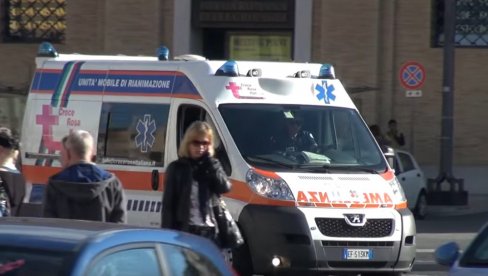 UČENIK (13) UBO PROFESORKU NOŽEM U VRAT I GRUDI: Hitno prevezena u bolnicu