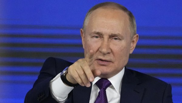 ПУТИН ОСТВАРИО ГЕОПОЛИТИЧКУ ПОБЕДУ: Бивши официр НАТО критиковао политику Америке према Москви