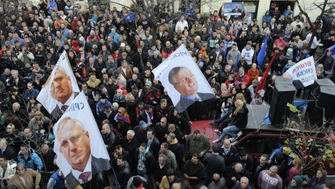 ОПРОШТАЈ ОД ЧЕТНИЧКОГ ВОЈВОДЕ ВАСКА ВИДОВИЋА: Уз Шешеља и српске радикале остао је до последњег часа свог тешког, али часног живота