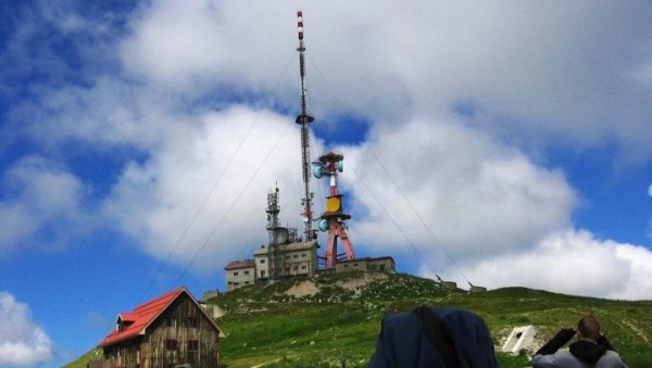 ПАЛА АНТЕНА, ШТЕТА МИЛИОН И ПО ЕВРА! Јако невреме на Бјеласици проузрокавало огромну штету Радио дифузноом центру