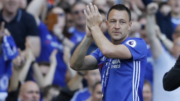 ТЕРИ ИСПРОЗИВАО ТОТЕНХЕМ: Треба ми један минут да прегледам салу за трофеје! (ВИДЕО) ТЕРИ ИСПРОЗИВАО ТОТЕНХЕМ: Треба ми један минут да прегледам салу за трофеје! (ВИДЕО)