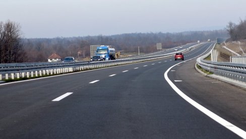 OD SREDE NA SNAGU STUPA NOVI CENOVNIK JP PUTEVI SRBIJE: Putarine skuplje 10 odsto