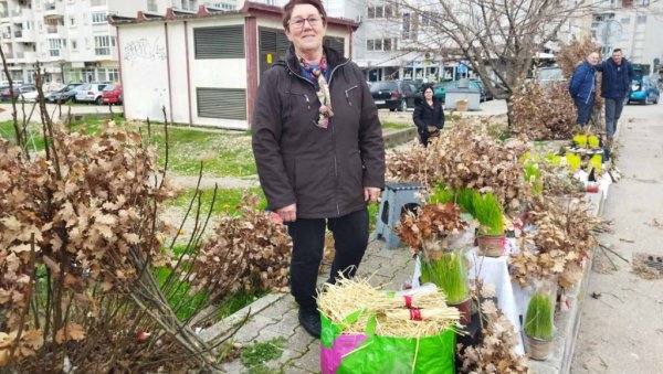 БАДЊАК НЕМА ЦЕНУ: Божићни аранжмани у Црној Гори спој традиције и модерног доба