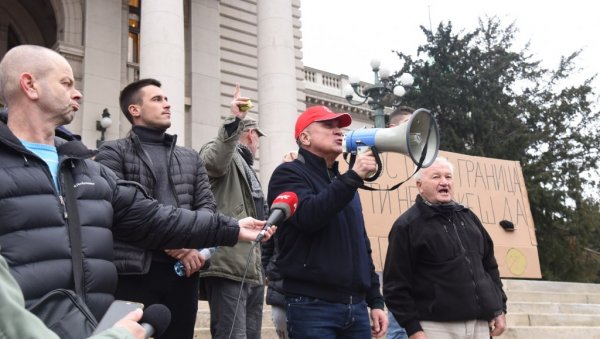 СРЂАН ЂОКОВИЋ ЗА НОВОСТИ: Тешко му је, али нема падања на колена