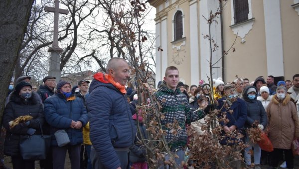 БАДЊИ ДАН У КИКИНДИ: Коринђало се и у Градској кући