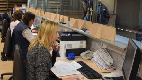 PRVI SLOBODAN TERMIN 10. JUN U 8 SATI: Gužve zbog pasoša pred početak sezone