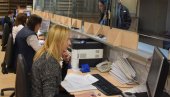 PRVI SLOBODAN TERMIN 10. JUN U 8 SATI: Gužve zbog pasoša pred početak sezone PRVI SLOBODAN TERMIN 10. JUN U 8 SATI: Gužve zbog pasoša pred početak sezone
