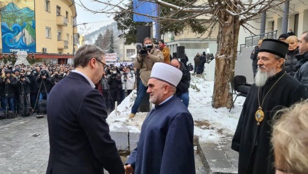 ХИСТЕРИЈА БОСАНСКИХ МЕДИЈА: Нападају муфтију Дудића јер је похвалио Вучића (ФОТО)