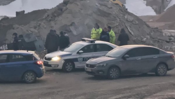 СЕСТРА СЕ ГУШИ У СУЗАМА: Нови детаљи погибије радника у Новом Пазару, најмилији испред болнице, Џенан подлегао повредама