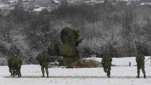 СРПСКИ ПВО БИЋЕ ЈАЧИ ЗА НОВЕ СИСТЕМЕ: Министар обишао 310. самоходни ПВО дивизион