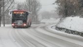 SNEG U BEOGRADU ČISTI 60 KAMIONA: Ekipe u trećem stepenu angažovanja, na terenu 24 časa dnevno (FOTO/VIDEO)