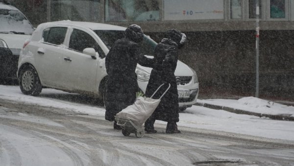 СНЕГ СТИЖЕ У СРБИЈУ: РХМЗ најавио - ево где се тачно и када очекују падавине