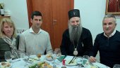 ĐOKOVIĆI NA RUČKU KOD PATRIJARHA: Novak sedeo kraj Porfirija (FOTO)