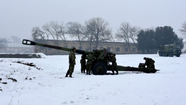 АРТИЉЕРЦИ ВОЈСКЕ СРБИЈЕ: Обука послуге на самоходном ВБР Огањ и хаубици М-84 Нора (ФОТО)