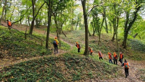 ШУМАРЕЊЕ ФРУШКОГОРЈЕМ: Акције планинарског друштва Железничар у Новом Саду