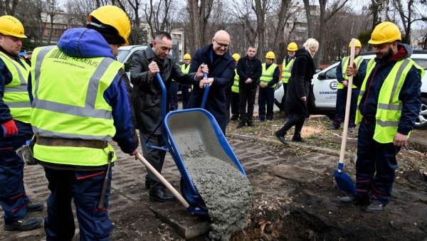 БЕЗБЕДНОСТ НА ПРВОМ МЕСТУ: Вулин и Вучевић положили камен темељац за изградњу нове Полицијске испоставе