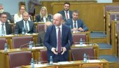 ГОРИ У ЦРНОГОРСКОМ ПАРЛАМЕНТУ Кнежевић: Је ли тачно да сте СКАЈ апликацију повезали са Милом Ђукановићем?