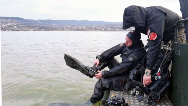 ДО ПОСЛЕДЊЕГ ДАХА РОНЕ ЗА НЕСТАЛИМА: Патрола Новости са припадницима специјалне јединице Жандармерије МУП Србије  (ФОТО/ВИДЕО)