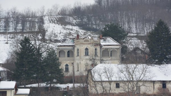 ПРВИ СРПСКИ ЕТНО-ФИЛМ У ЗАМКУ МИНИЋА: Новости у селу Мајдево код Крушевца, у велелепном здању чувеног велепоседника и свештеника