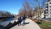 ПАД КОРОНА-БРОЈКИ У ПАРАЋИНУ: Јуче 79 позитивних, цифра није више троцифрена ПАД КОРОНА-БРОЈКИ У ПАРАЋИНУ: Јуче 79 позитивних, цифра није више троцифрена