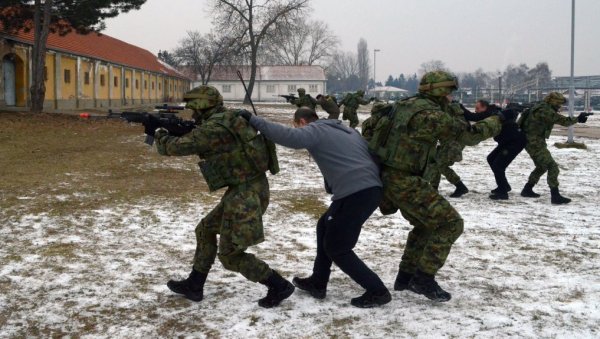 ОБУКА ВОЈНИХ ПОЛИЦАЈАЦА: Од неутрализације терориста до регулисања саобраћаја (ФОТО)