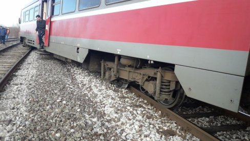 ŽELEZNIČKA NESREĆA: Putnički voz na pruzi Subotica-Beograd iskliznuo iz šina