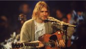 NA AUKCIJI PLAĆENA 6,1 MILION DOLARA: Gitara Kurta Kobejna sa čuvenog Anplagd koncerta, na izložbi u Londonu (VIDEO)