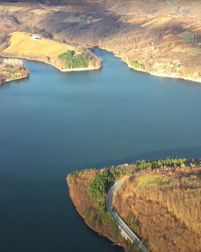 ЈЕЗЕРО У СРБИЈИ КРИЈЕ ЈЕЗИВУ ПРИЧУ: Легенда кружи - а ОБЛИК тера страх у кости