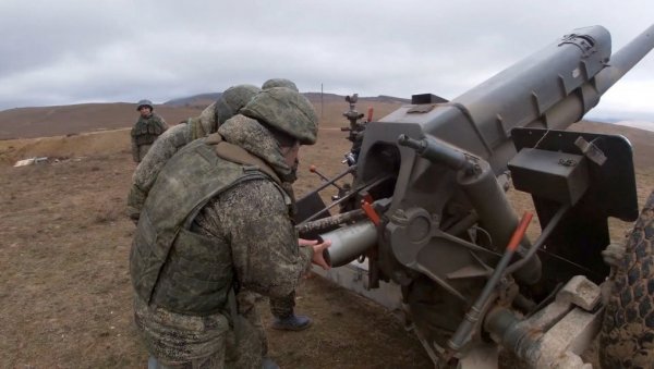 РАКЕТНИ НАПАД УКРАЈИНАЦА НА СКЛАДИШТЕ НАФТЕ: Нове експлозије у Луганску (ВИДЕО)