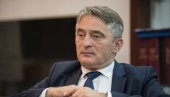 LICEMERNI KOMŠIĆ O SUKOBU U UKRAJINI: Izvređao Dodika, Čovića, Putina... LICEMERNI KOMŠIĆ O SUKOBU U UKRAJINI: Izvređao Dodika, Čovića, Putina...
