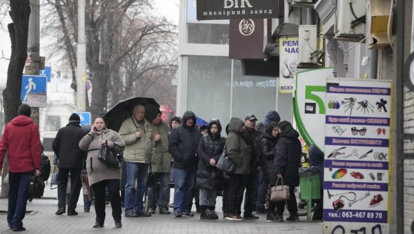 УКРАЈИНСКА ВОЈСКА СПРЕЧАВА ЦИВИЛЕ ДА СЕ ЕВАКУИШУ: Још увек ниједна особа није напустила Мариупољ