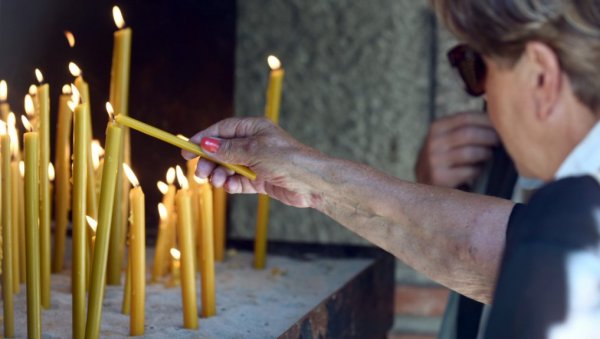 ОЛАКШАО ЦРКВЕНУ  КАСУ ЗА 250.000 ЕВРА? Пријављен свештеник из Лознице - четврт милиона потрошио како је и када хтео