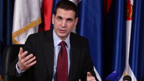 ПЛАН МИЛОША ЈОВАНОВИЋА ЗА КиМ: Копира Вучића који има резултате, за разлику од њега (ВИДЕО) ПЛАН МИЛОША ЈОВАНОВИЋА ЗА КиМ: Копира Вучића који има резултате, за разлику од њега (ВИДЕО)