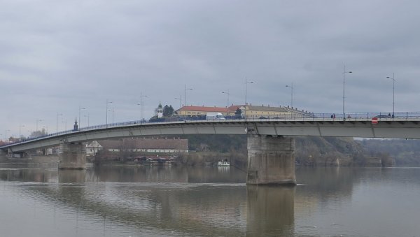 ПРЕТРАЖУЈЕ СЕ И ДУНАВ: Полиција трага за Ксенијом Лукић из Сремске Митровице