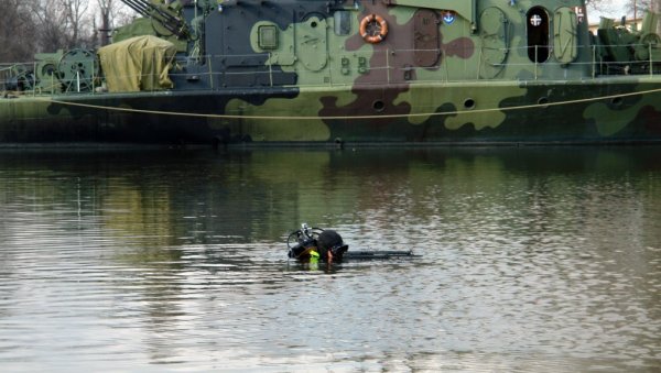 РОНИОЦИ РЕЧНЕ ФЛОТИЛЕ: Обука у зимским условима