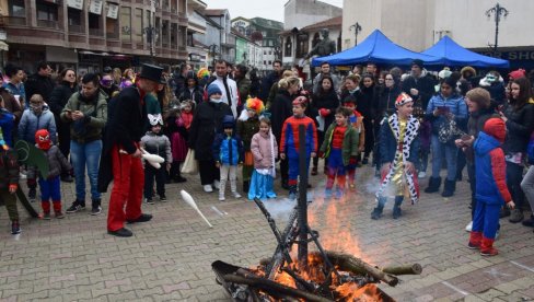 POKLADNI MASKENBAL: Tradicionalna manifestacija u nedelju u Svilajncu POKLADNI MASKENBAL: Tradicionalna manifestacija u nedelju u Svilajncu