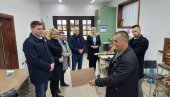 ПОСЕТА СТАРЧЕВУ: Божић, Ристовски, Тепавчевић и Младеновић обишли столарску радионицу Ненада Милетића (ФОТО)