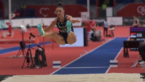 PAO REKORD BEOGRADSKOG DVORANSKOG MITINGA: Iz prvog troskoka ga oborila Ivana Španović, ali ga nadmašila i srpska nada Aleksandrija Mitrović