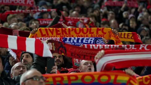 NAVIJAČI LIVERPULA POLUDELI ZA VIRCOM: Klub sa Enfilda za sat vremena prodao 42.000 dresova mladog Nemca NAVIJAČI LIVERPULA POLUDELI ZA VIRCOM: Klub sa Enfilda za sat vremena prodao 42.000 dresova mladog Nemca