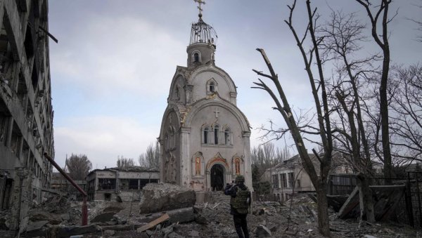 НЕЋЕМО СЕ МЕШАТИ У СИТУАЦИЈУ ВОЈНИМ ПУТЕМ Борељ још једном напоменуо да ће ЕУ подржавати Украјину другим начинима